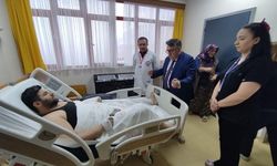 BEUN Rektörü Özölçer, Bayramda Hastaları ve Sağlık Çalışanlarını Ziyaret Etti