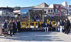 Bitlis'te Yabancı Öğrenciler Tarihi Mekanları Keşfetti