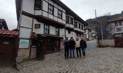 Bolu'daki Tarihi Konağa Tatilciler Yoğun İlgi Gösterdi