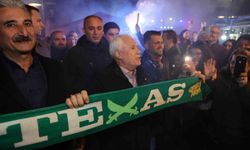 Bozbey, Tahanlı Pide ve Çaylarla Sahurda Buluştu