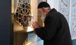 Bu Camide Peygamber Efendimizin Sakal-ı Şerifi Her Gün Ziyarete Açık