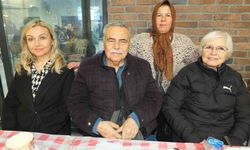 Burhaniye'de Kadın Muhtar, 50 Yıl Sonra İlkokul Öğretmenini Ağırladı