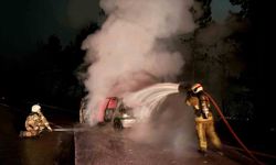 Bursa'da hareket halindeki araç alev aldı