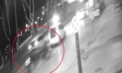 Bursa'da Korkunç Kaza Güvenlik Kamerasında Görüntülendi: İkiye Ayrılan Araçtan Kurtuldu