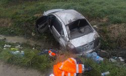 Bursa'da Takla Atan Araç Tarlaya Düştü: 3 Kişi Yaralandı