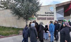 Büyükşehir Belediyesi'nin Hayvanat Bahçesi Bayramda Ziyaretçi Akınına Uğradı