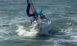 Çanakkale'de Yelkenli Tekneye Balıkçı Teknesi Yardım Etti