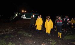 Canpolat ve Kaymakam Şahin, Gece Boyunca Sağanakla Mücadele Etti