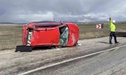 Çorum'da takla atan otomobilde 3 kişi yaralandı