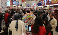 Denizli'de Ramazan Bayramı Öncesi İndirim Fırtınası Yaşanıyor