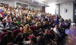 Didim'deki Tiyatro Gösterisine Büyük İlgi Gözlemlendi