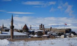 Diplomatik İstekle Başlayan Eğitim Girişimi: Erzurum'da İranlı Çocuklar İçin Okul Projesi