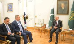 Dışişleri Bakanı Fidan, Pakistan Başbakanı Şerif ile bir araya geldi