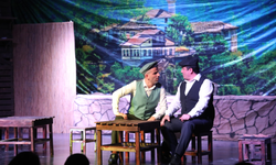 Dünya Tiyatrolar Günü, 'Komşu Köyün Delisi' ile Anıldı