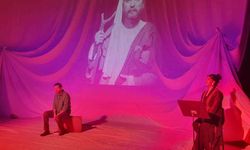 Düzce'de Tiyatro Anadolu, 'Aşk Neyledi Yunus' ile Sahne Aldı