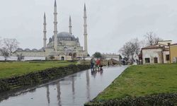 Edirne, sabaha yağmurla başladı