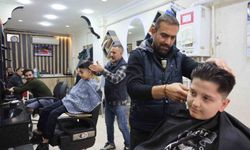 Elazığ'da Berberler Bayram İçin Geceye Kadar Çalışıyor