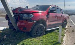 Elazığ'da kamyonetin direğe çarpması sonucu bir kişi yaralandı