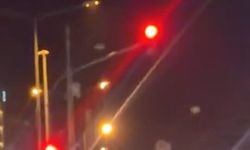 Elazığ'da kamyonetle tehlikeli sürüş yapan sürücü kameraya yakalandı