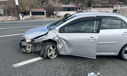 Elazığ'da otomobil kazası: 1 kişi yaralı