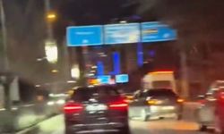 Elazığ'da Trafiği Tehlikeye Sokarak Makas Atan Araç Görüntülendi