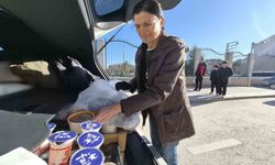 Emekli Öğretmen, Topluma Destek Olmaya Devam Ediyor