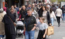 Erzincan'da bayram alışverişinde çarşı ve pazarlarda kalabalık artıyor