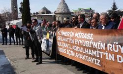 Erzurum'da Sivil Toplum Platformu Üyeleri, Kudüs ve Mescid-i Aksa İçin Yürüyüş Düzenledi