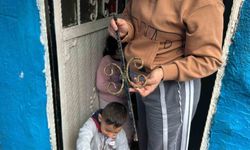 Fatih'te Bina Çökmesi: Patlama Sonrası Demir Parçaları Evleri Vurdu