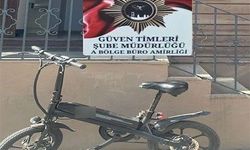 Fatih'te bir kadının cep telefonunu çalan hırsız yakayı ele verdi