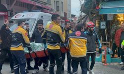 Fatih'te Üç Katlı Bir Binada Yangın: 1 Kişi Hayatını Kaybetti, 5 Kişi Yaralandı