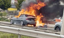 Fatsa'da Lüks Araç Alev Alev Yandı