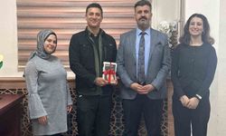 Gazeteci-yazar İbrahimoğlu, öğrencilerle buluştu