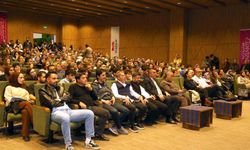 Gaziantep Büyükşehir Belediyesi'nde Oytun Erbaş, insan zihninin sırlarını paylaştı