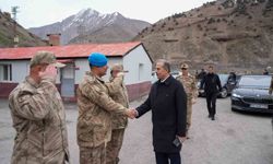 Hakkari Valisi'nden Jandarmaya Destek Ziyareti