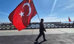 İstanbul'dan Çanakkale'ye Türk Bayrağı ile Yürüyüş Başlatıldı
