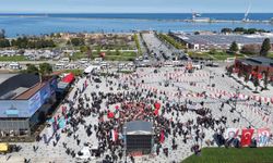 İstiklal Meydanı'nın Muhteşem Açılışı Gerçekleşti