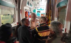 Kadıköy'de alkollü bir kişi sağlık ekiplerine zor anlar yaşattı: 'Ben iyiyim' diyerek tedaviyi reddetti