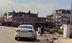 Kaldırımda yürüyen kadının kolyesini çalan hırsız yakalandı