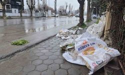 Kaldırımlar atık yığını haline geldi