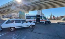 Karaman'da yolcu minibüsü ile araç çarpıştı: 2 kişi yaralandı