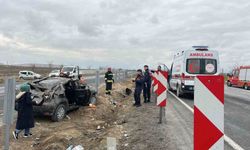 Karapınar'da otomobil devrildi: 4 kişi yaralandı