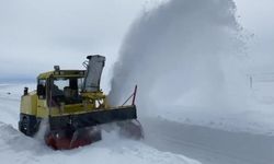 Kars'ta 25 köy yolu kapandı, ekipler seferber oldu