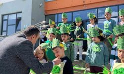 Kaymakam Pelvan, Öğrencilerle Birlikte Fidan Dikti