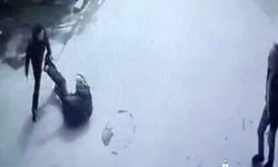 Kaza Sonrası Bıçaklı Çatışma Güvenlik Kamerasında Görüntülendi