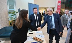 Kepez'de İş Arayanlar ve İşverenler Buluştu