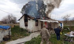 Kırıkhan'da Bağımsız Ev Yangınında Kullanılamaz Hale Geldi