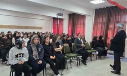Kız Meslek Lisesi'nde Bilim Semineri Düzenlendi