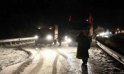 Kop Dağı Geçidi'nde Kar Yağışı Ulaşımı Olumsuz Etkiledi