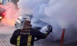 Köyceğiz'de Park Halindeki Araçta Yangın Meydana Geldi